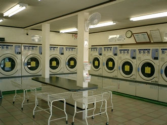 コインランドリー スリーエス 豊町店 内観