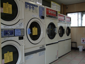 コインランドリー スリーエス 一ノ割店 内観