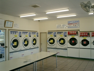 コインランドリー スリーエス 岩槻店 内観