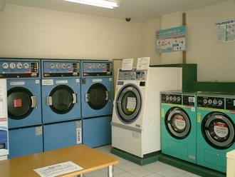 コインランドリー ジョン&キャロル 七里店 内観